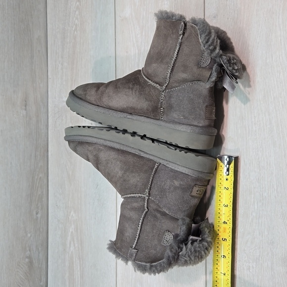 Ugg Australia Women Suede Insulated Lined Sheepskin Bow boots shoes sz 6 - Picture 8 of 13
